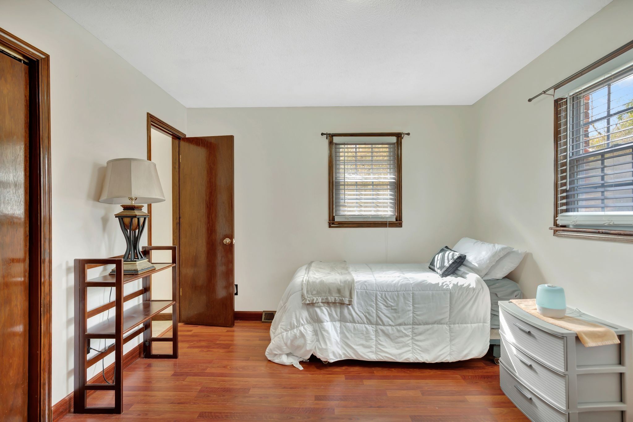 108 8th Avenue Columbia, TN 38401 - Photo 16 of 30 a bedroom with furniture and a window