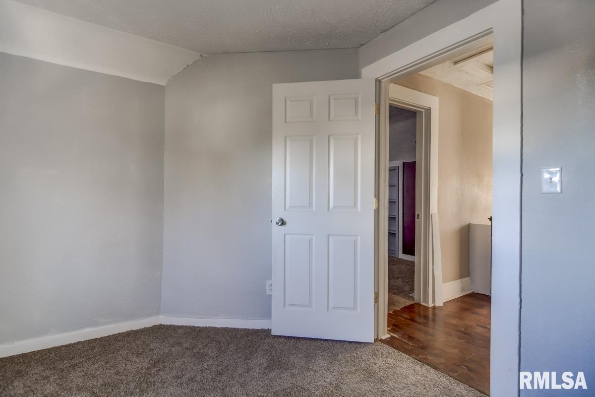 1129 Virginia Avenue Springfield, IL 62702 - Photo 23 of 35