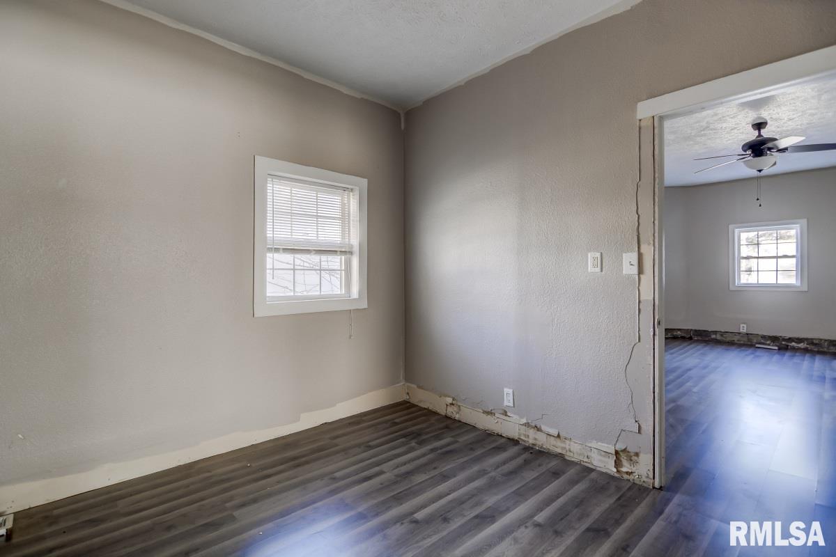 1129 Virginia Avenue Springfield, IL 62702 - Photo 29 of 35
