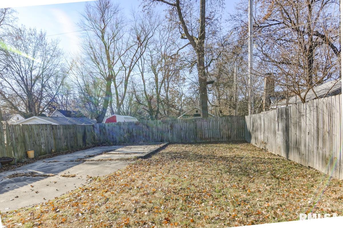 1129 Virginia Avenue Springfield, IL 62702 - Photo 30 of 35