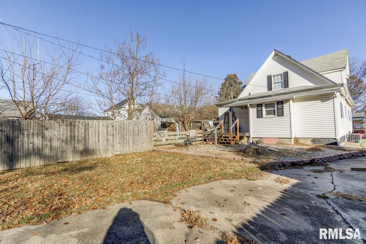 1129 Virginia Avenue Springfield, IL 62702 - Photo 32 of 35