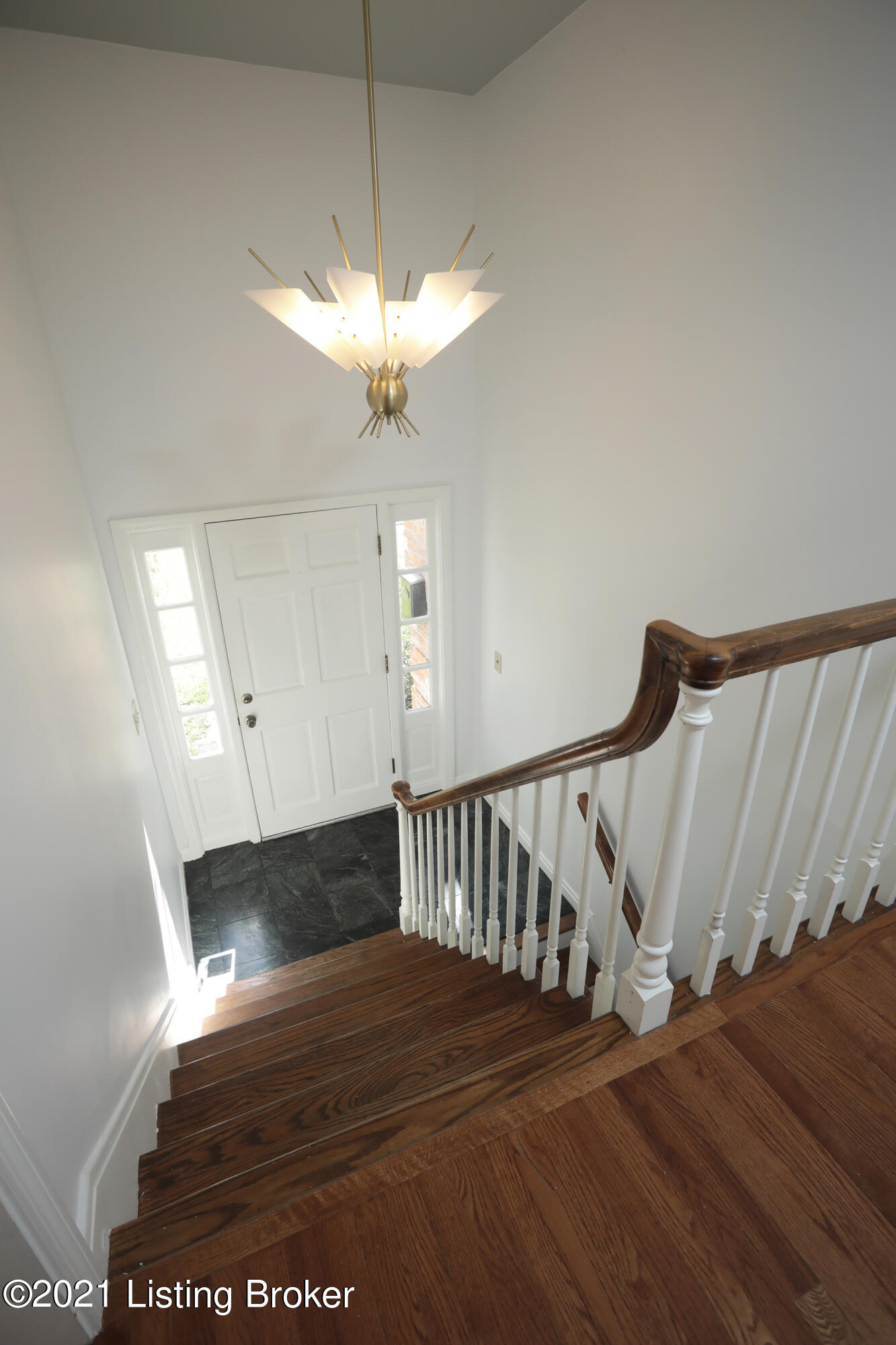 812 Alden Road Louisville, KY 40207 - Photo 4 of 40 Front Entry