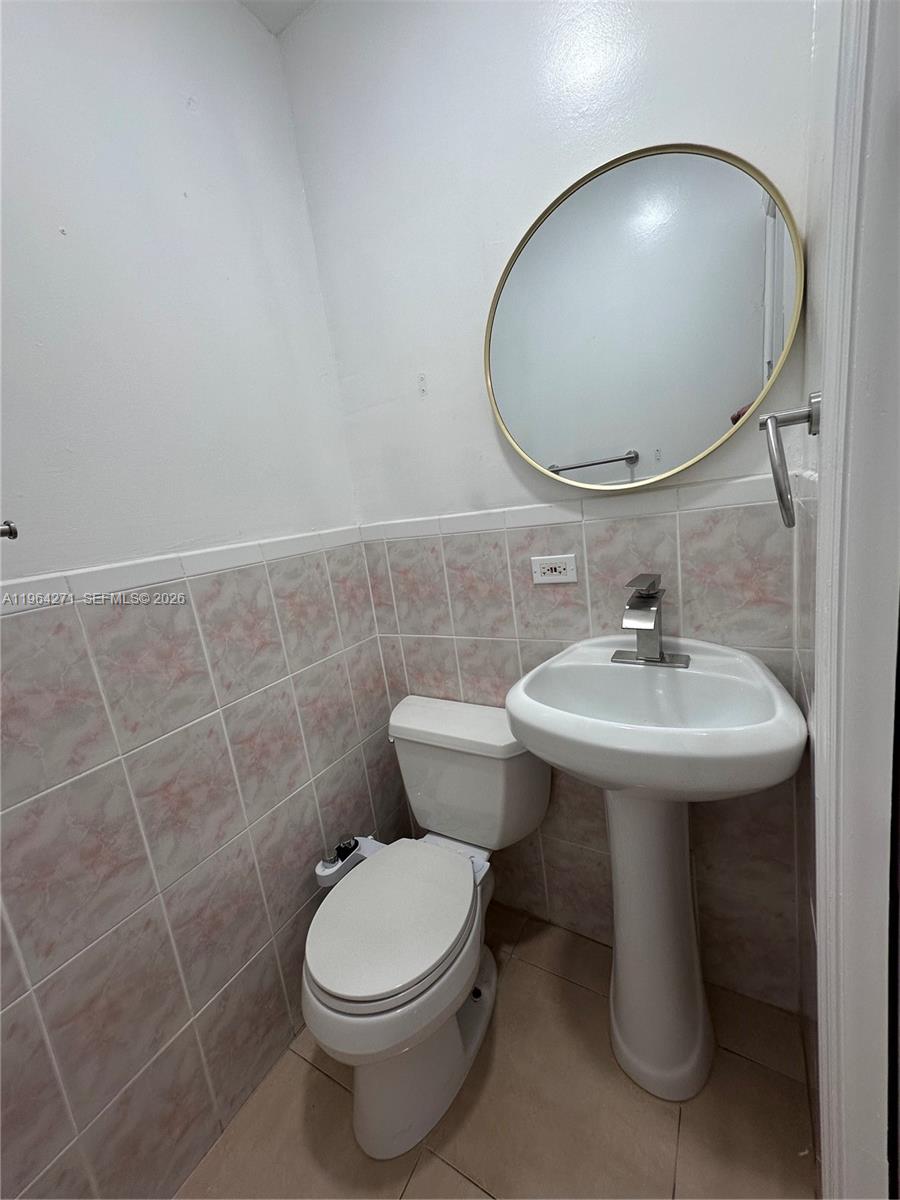 30021 Southwest 160th Avenue Homestead, FL 33033 - Photo 11 of 13