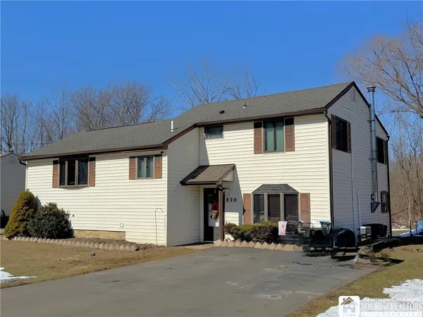 $269,900 | 820 Beach Road, Evans, NY 14006