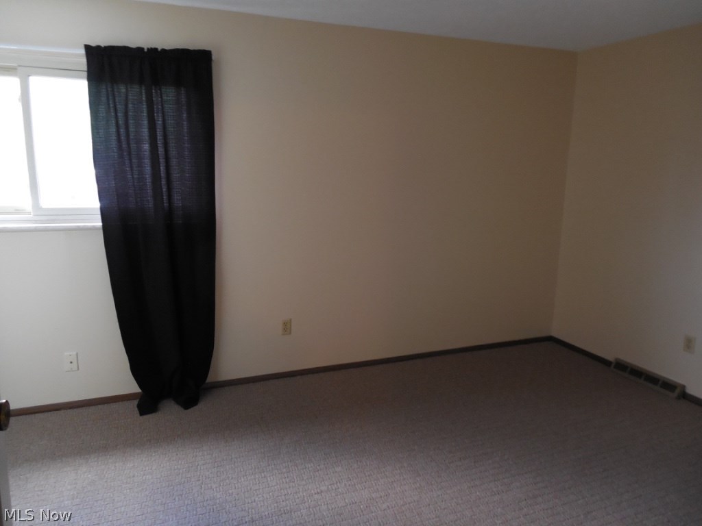 5219 Cline Road, Unit C Kent, OH 44240 - Photo 12 of 14 Second bedroom.