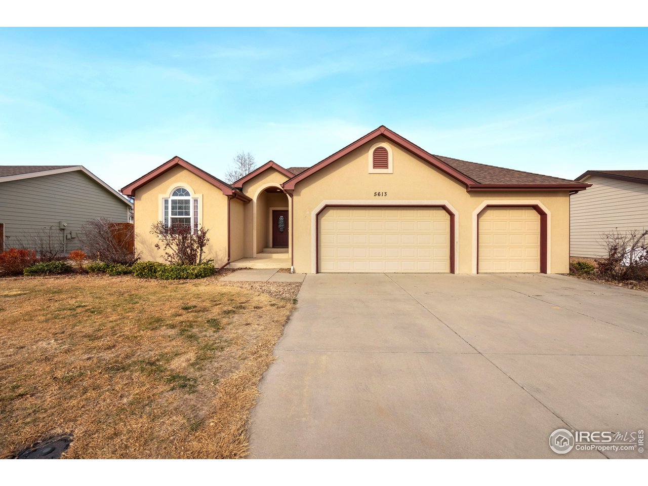 a house view with a outdoor space
