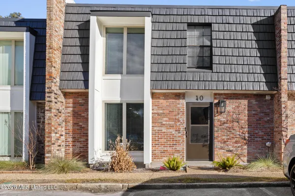 $479,000 | 527 Front Beach Drive, Unit 40, Ocean Springs, MS 39564