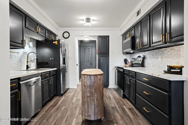 $479,000 | 527 Front Beach Drive, Unit 40, Ocean Springs, MS 39564