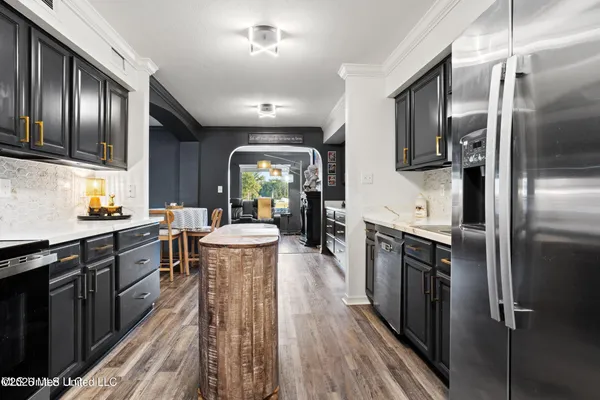 $479,000 | 527 Front Beach Drive, Unit 40, Ocean Springs, MS 39564