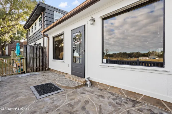 $479,000 | 527 Front Beach Drive, Unit 40, Ocean Springs, MS 39564