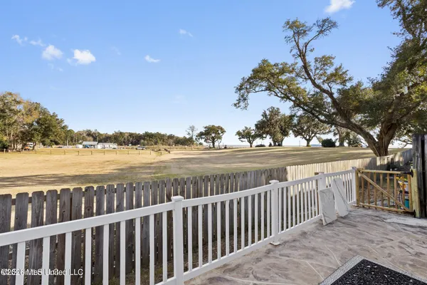 $479,000 | 527 Front Beach Drive, Unit 40, Ocean Springs, MS 39564