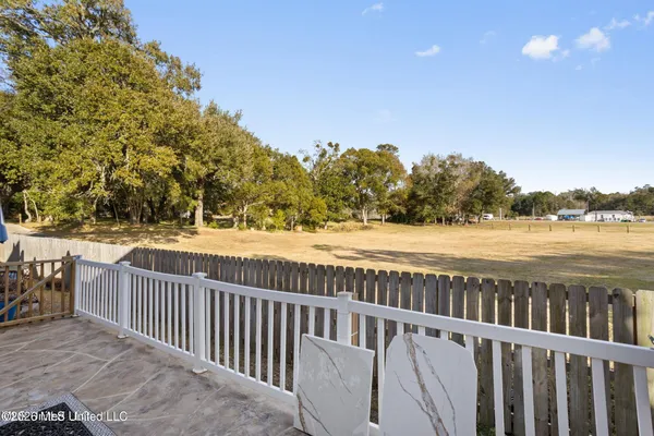 $479,000 | 527 Front Beach Drive, Unit 40, Ocean Springs, MS 39564