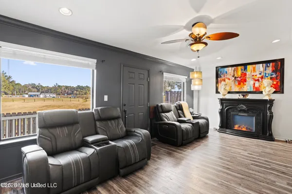 $479,000 | 527 Front Beach Drive, Unit 40, Ocean Springs, MS 39564