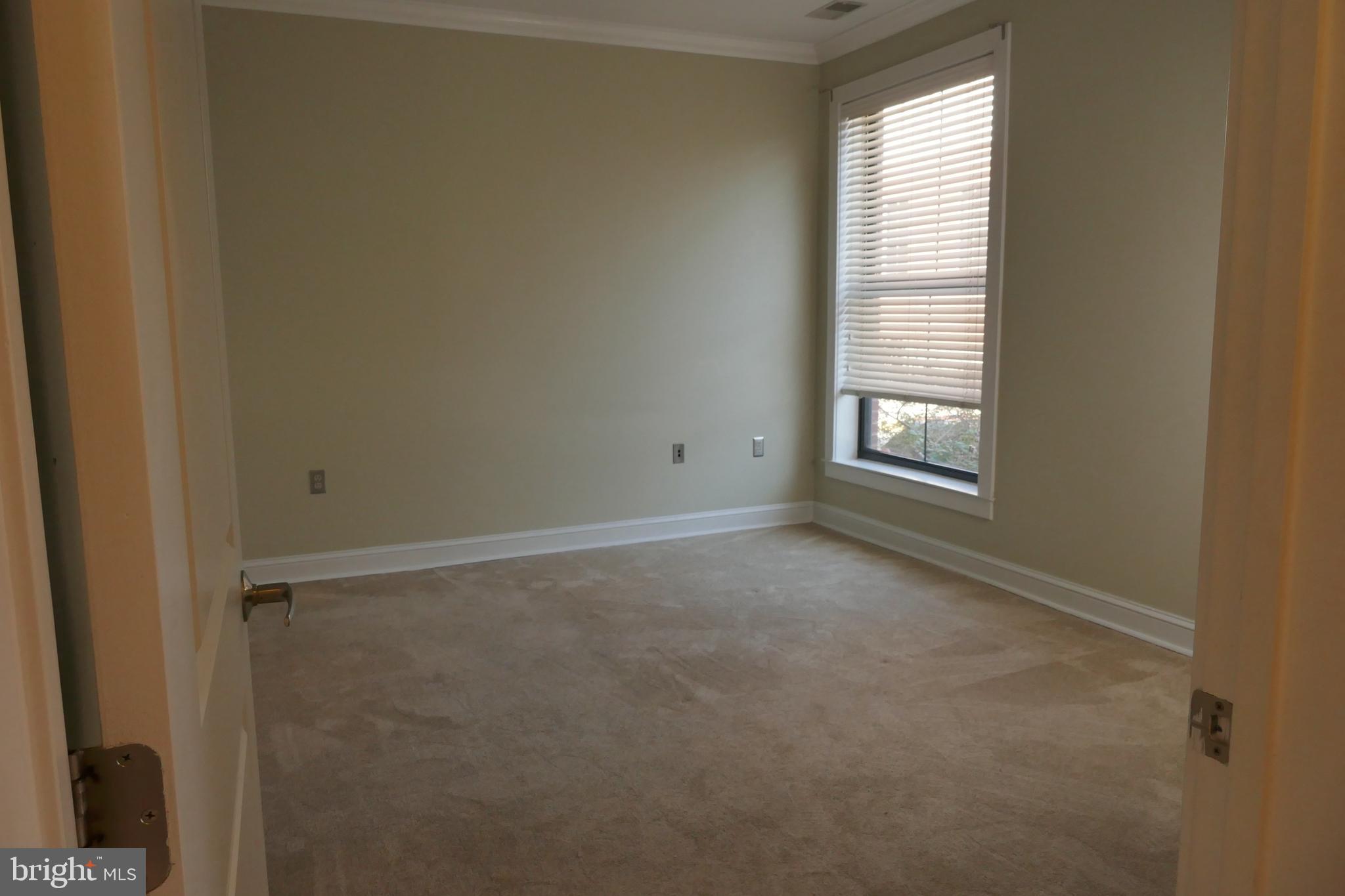 2007 Clipper Park Road, Unit 114 Baltimore, MD 21211 - Photo 29 of 45