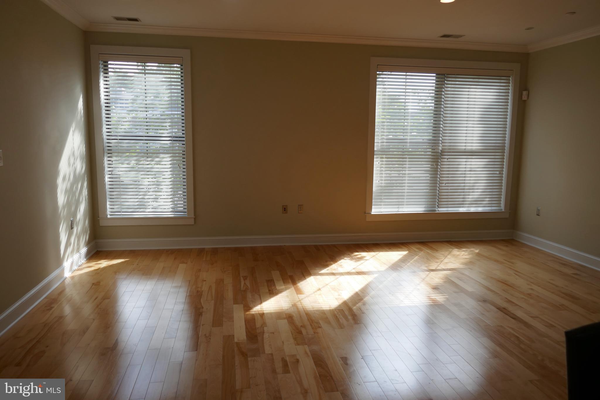 2007 Clipper Park Road, Unit 114 Baltimore, MD 21211 - Photo 35 of 45