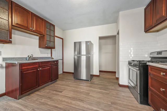 $1,700 | 294 Bellevue Street, Hartford, CT 06120