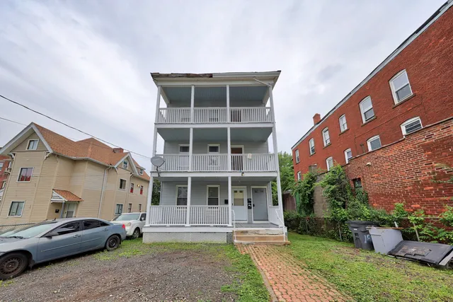 $1,700 | 294 Bellevue Street, Hartford, CT 06120