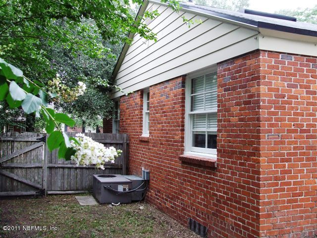 4051 Dover Road Jacksonville, FL 32207 - Photo 7 of 11 side