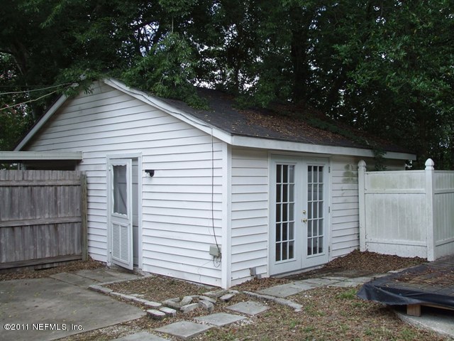 4051 Dover Road Jacksonville, FL 32207 - Photo 8 of 11 garage apartment