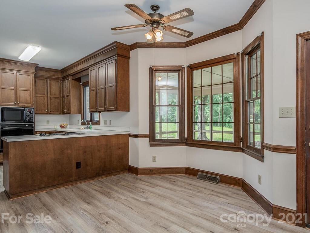 4404 Quail View Road Charlotte, NC 28226 - Photo 12 of 38 Gallery Image 12