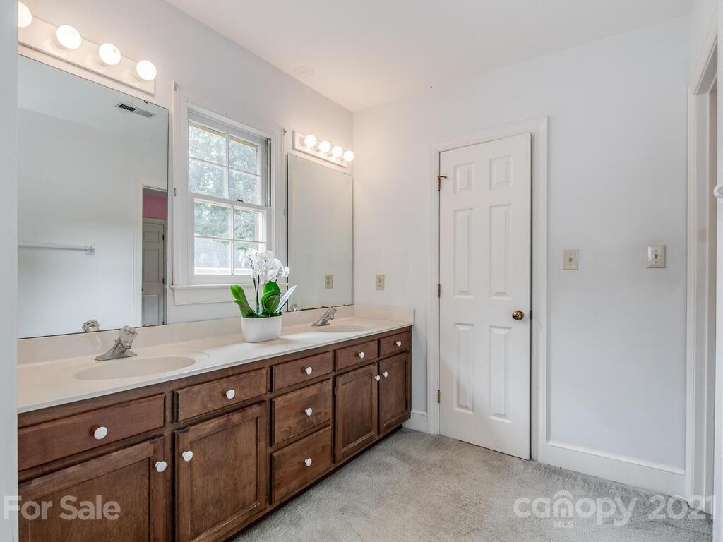 4404 Quail View Road Charlotte, NC 28226 - Photo 25 of 38 Gallery Image 25