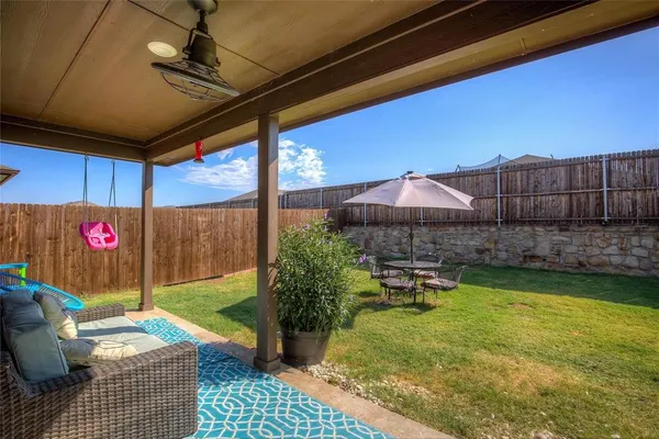 $2,400 | 1004 Basswood Lane, Royse City, TX 75189