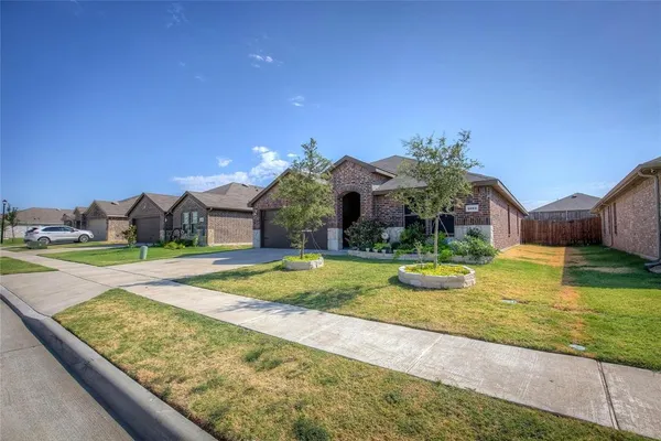 $2,400 | 1004 Basswood Lane, Royse City, TX 75189