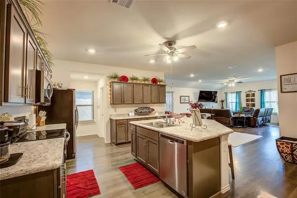 $2,400 | 1004 Basswood Lane, Royse City, TX 75189