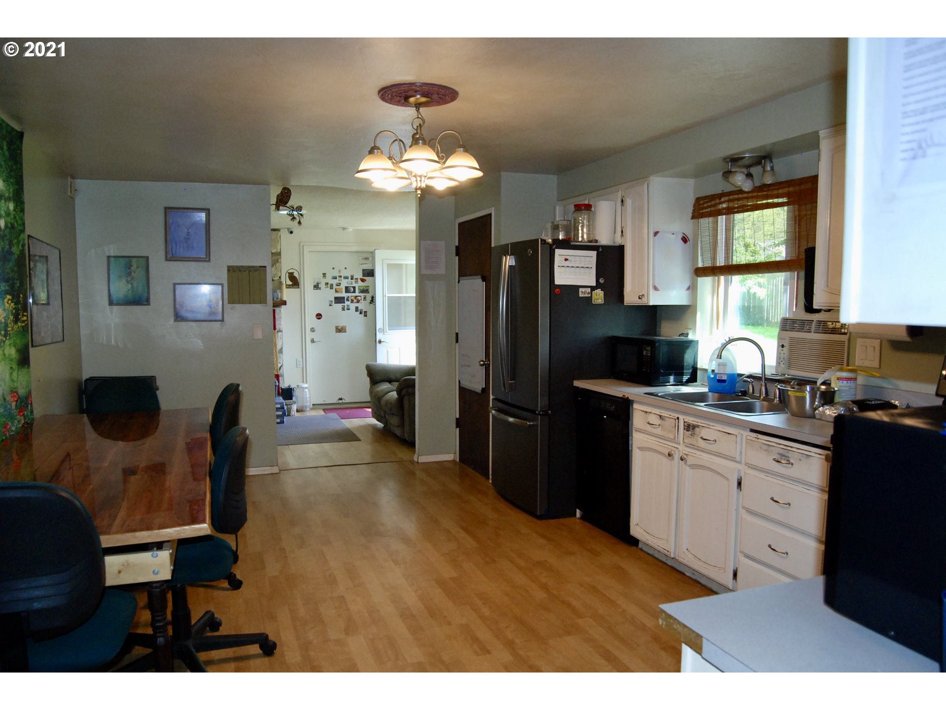 307 72nd Street Springfield, OR 97478 - Photo 5 of 17 Gallery Image 5