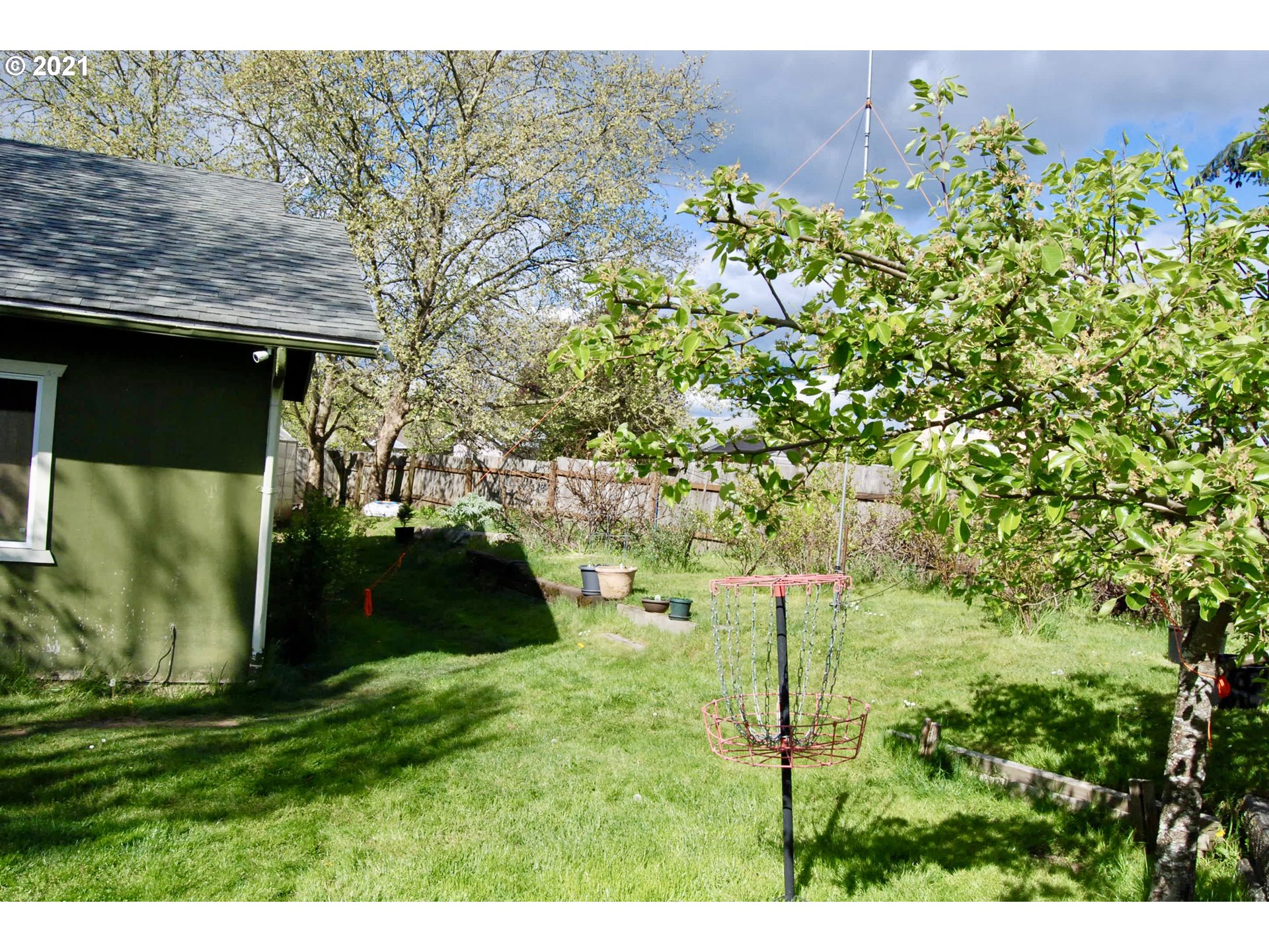 307 72nd Street Springfield, OR 97478 - Photo 9 of 17 Gallery Image 9