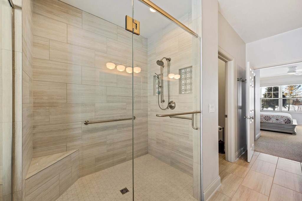 7135 Ida Red Road, Unit 2104 Egg Harbor, WI 54209 - Photo 22 of 34 Walkin, tile Shower