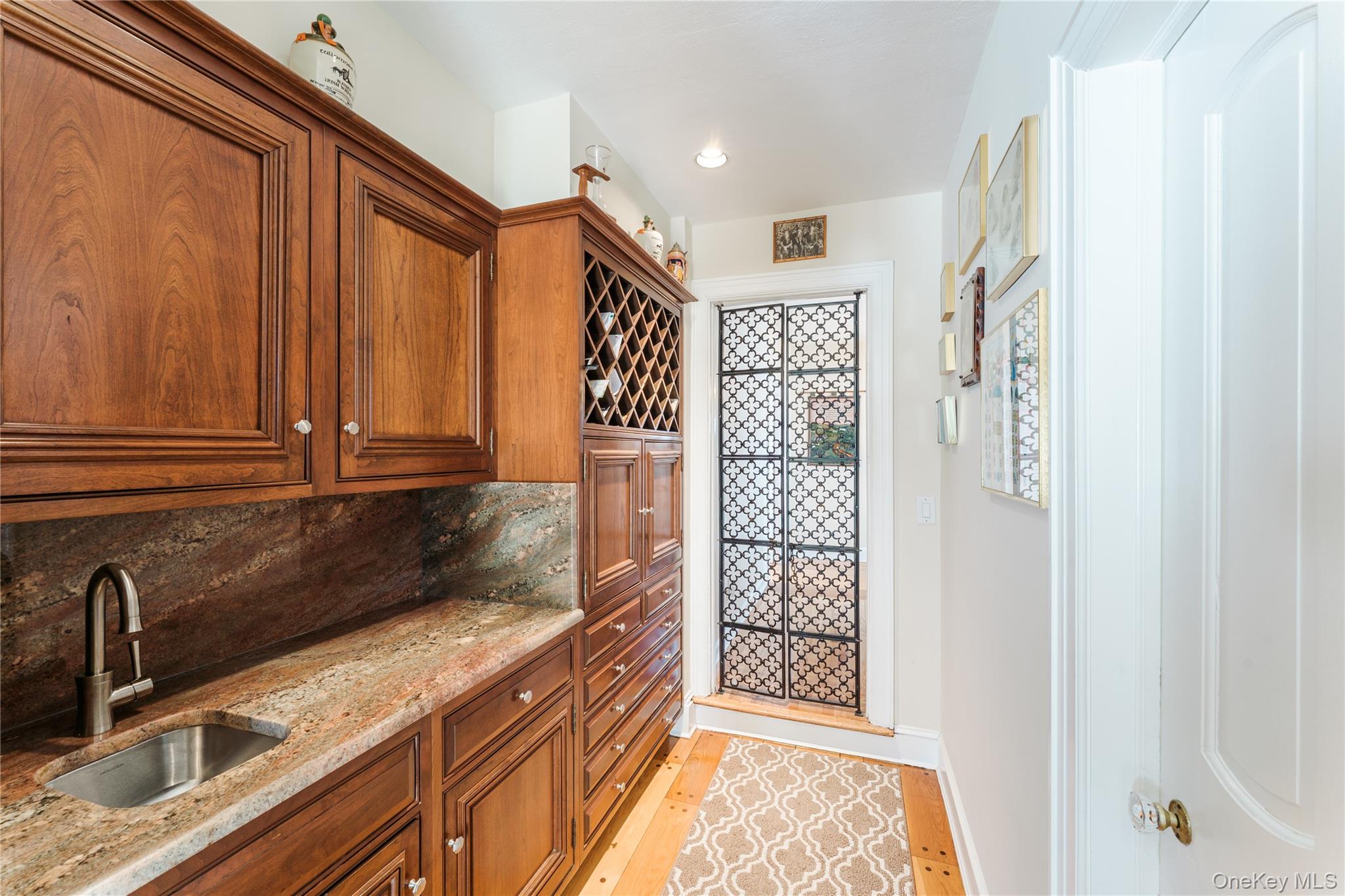 154 Wellington Road Garden City, NY 11530 - Photo 11 of 28