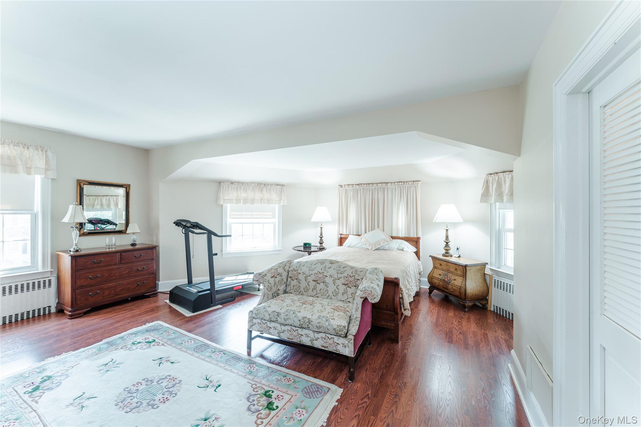 154 Wellington Road Garden City, NY 11530 - Photo 16 of 28