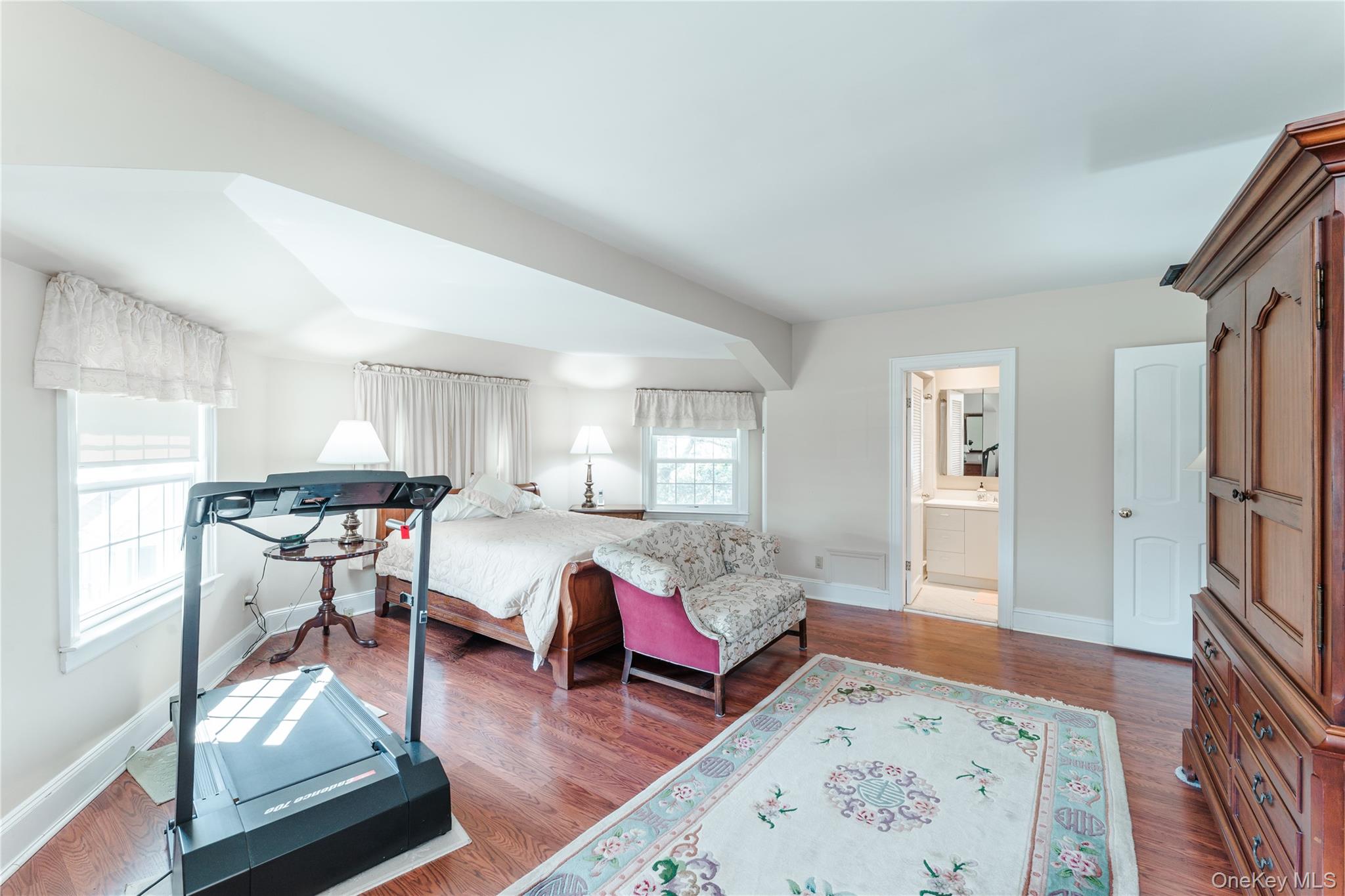 154 Wellington Road Garden City, NY 11530 - Photo 17 of 28
