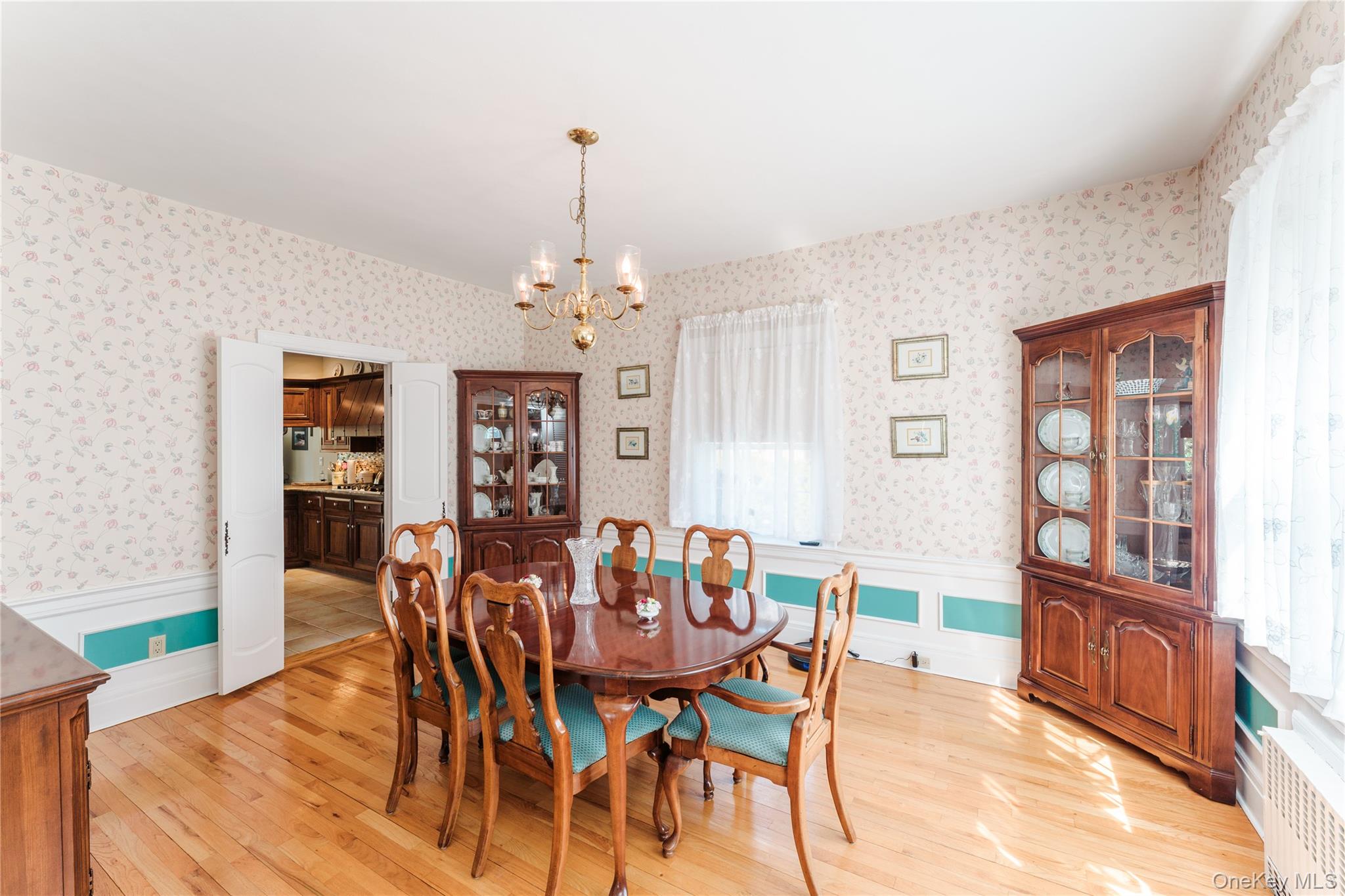 154 Wellington Road Garden City, NY 11530 - Photo 5 of 28