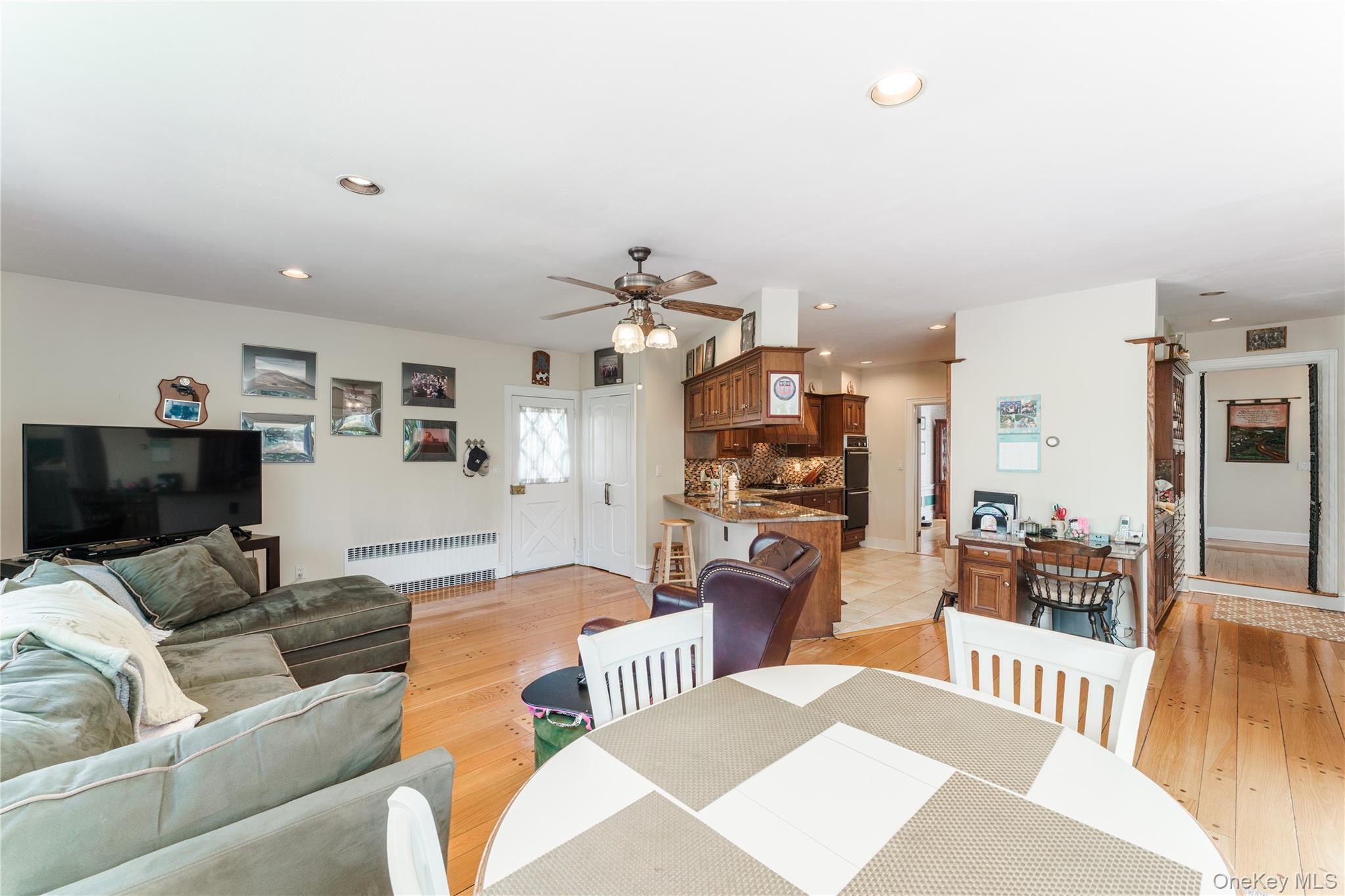 154 Wellington Road Garden City, NY 11530 - Photo 9 of 28