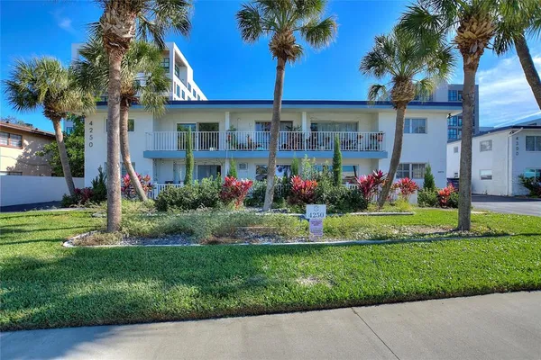 $1,990 | 4250 37th Street South, Unit 5, St. Petersburg, FL 33711
