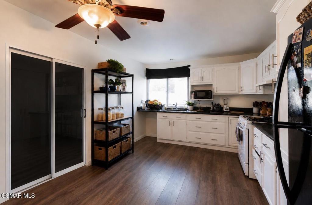 2345 Bryson Place Simi Valley, CA 93065 - Photo 23 of 36