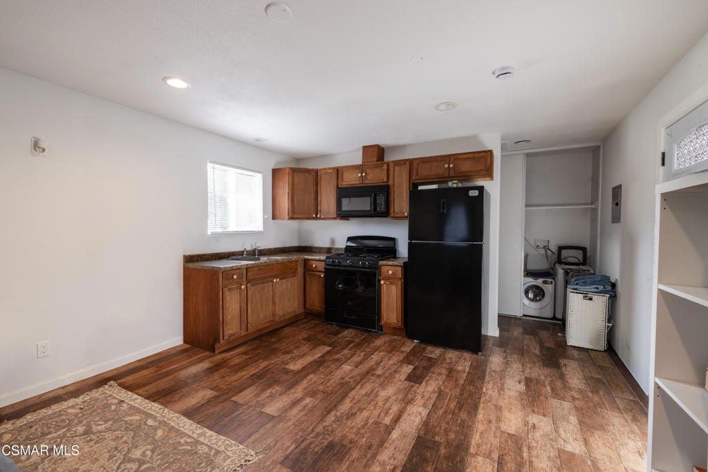 2345 Bryson Place Simi Valley, CA 93065 - Photo 31 of 36