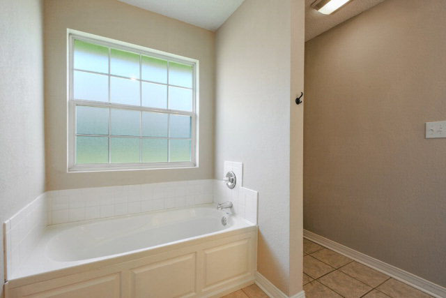 1308 Thames Drive Foley, AL 36535 - Photo 9 of 15 Master Bathroom