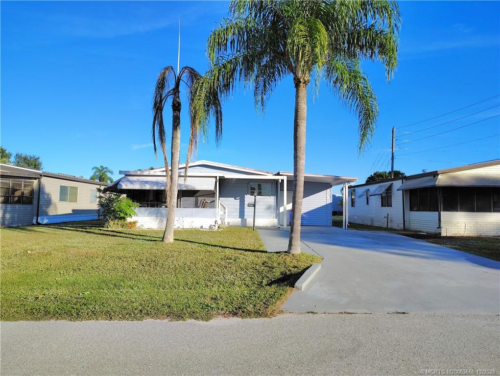2581 Southwest Pontiac Place Stuart, FL 34997 - Photo 2 of 62