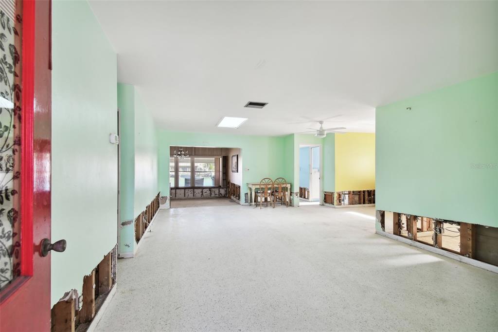 545 Lillian Drive Madeira Beach, FL 33708 - Photo 11 of 100