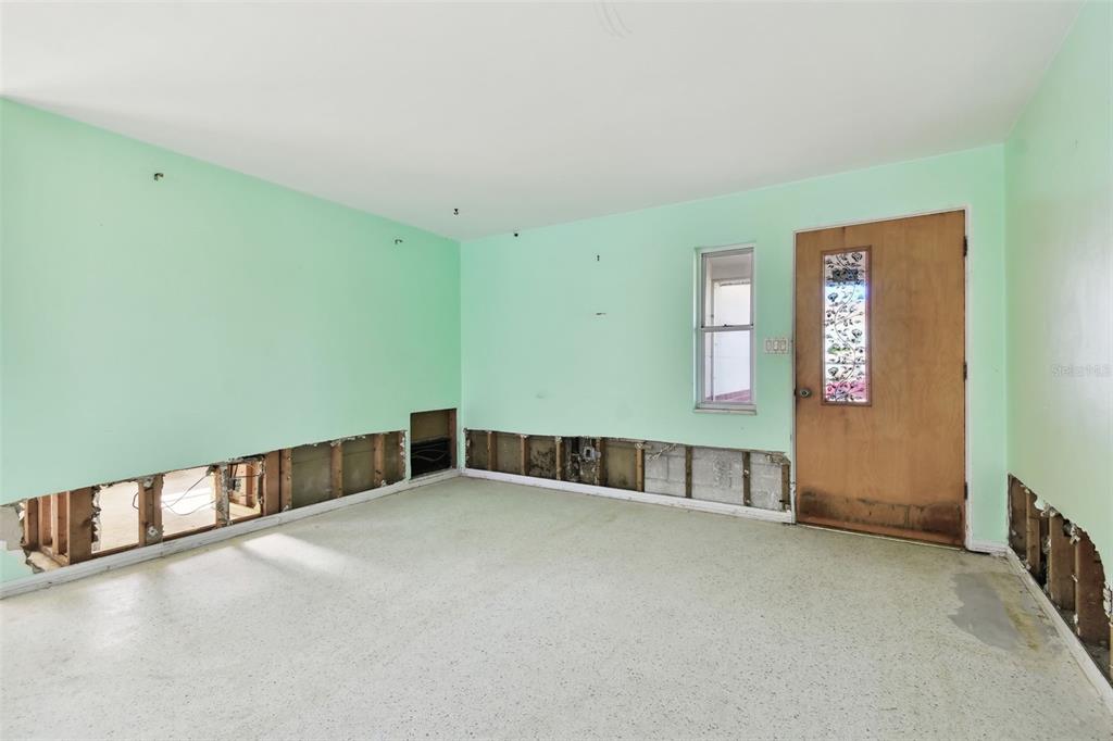 545 Lillian Drive Madeira Beach, FL 33708 - Photo 15 of 100 a view of an empty room with window