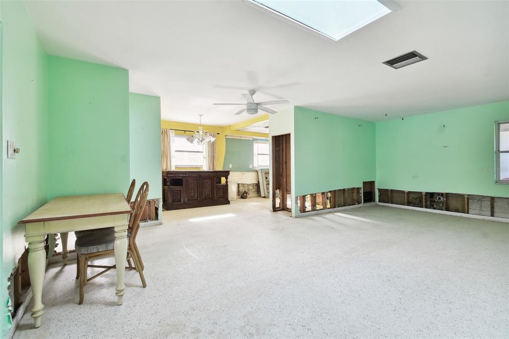 545 Lillian Drive Madeira Beach, FL 33708 - Photo 17 of 100