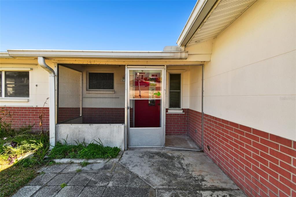 545 Lillian Drive Madeira Beach, FL 33708 - Photo 9 of 100