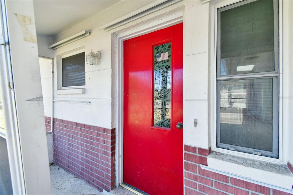 545 Lillian Drive Madeira Beach, FL 33708 - Photo 10 of 100