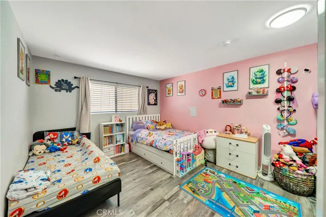 $409,000 | 18601 Collins Street, Unit D17, Tarzana, CA 91356