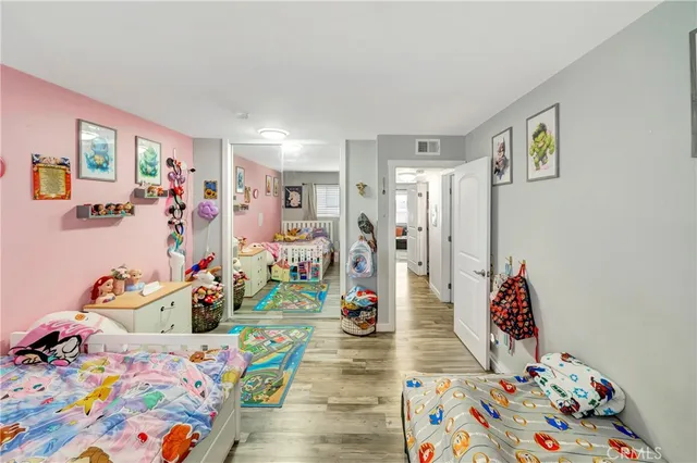 $409,000 | 18601 Collins Street, Unit D17, Tarzana, CA 91356