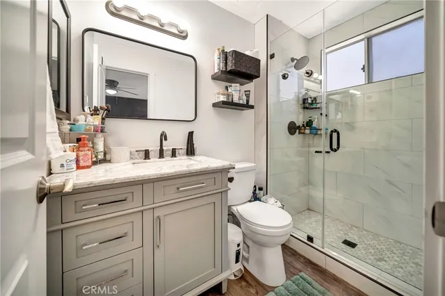 $409,000 | 18601 Collins Street, Unit D17, Tarzana, CA 91356