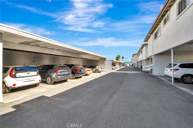 $409,000 | 18601 Collins Street, Unit D17, Tarzana, CA 91356